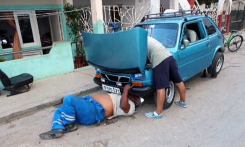 Zdjecie KUBA / Varadero / Santa Marta / Fiat 126p na Kubie