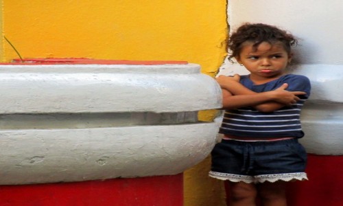 Zdjcie KUBA / Santiago de Cuba / Plaza Dolores / Kubaska Dziewczynka