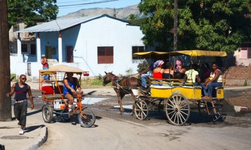 Zdjcie KUBA / Santiago de Cuba / Santiago de Cuba, 31. 12. 2008. / Na przedmieciach Santiago