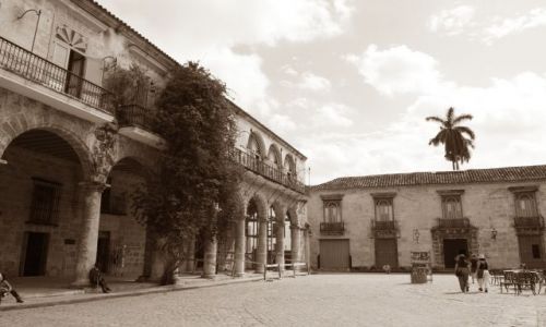 Zdjęcie KUBA / Habana / Habana Vieje / Plaza de la Catedral