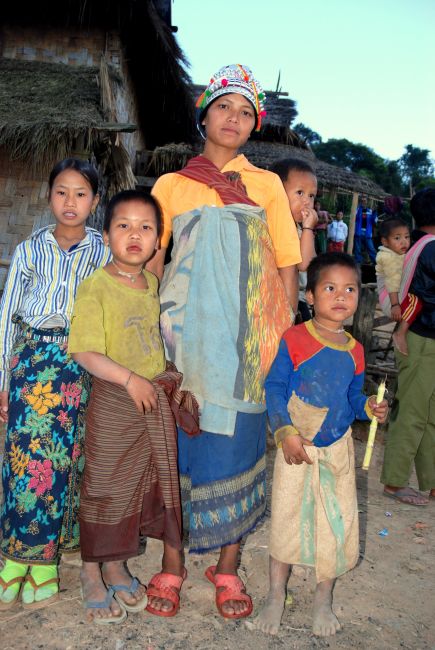 Zdjęcia: wioska gdzieś w środku dżungli, północ, rodzinka, LAOS Zdjęcia: wioska gdzieś w środku dżungli, północ, rodzinka, LAOS