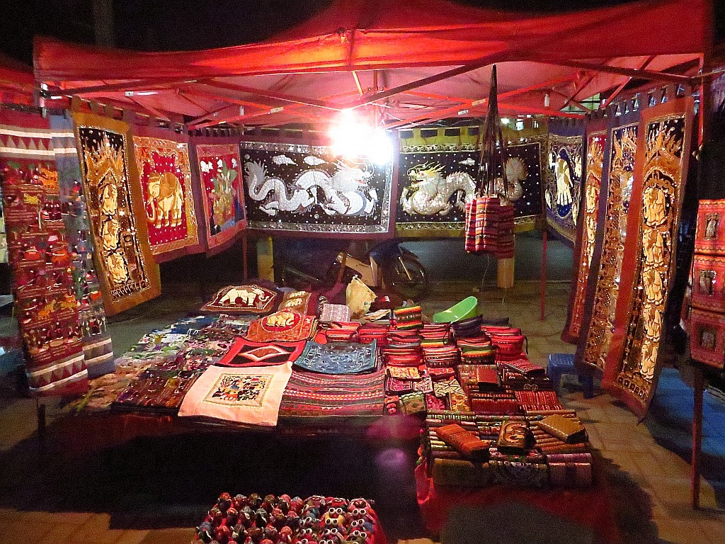 Zdjęcia: Vientiane, Laos północny, nocny targ nad Mekongiem, LAOS Zdjęcia: Vientiane, Laos północny, nocny targ nad Mekongiem, LAOS