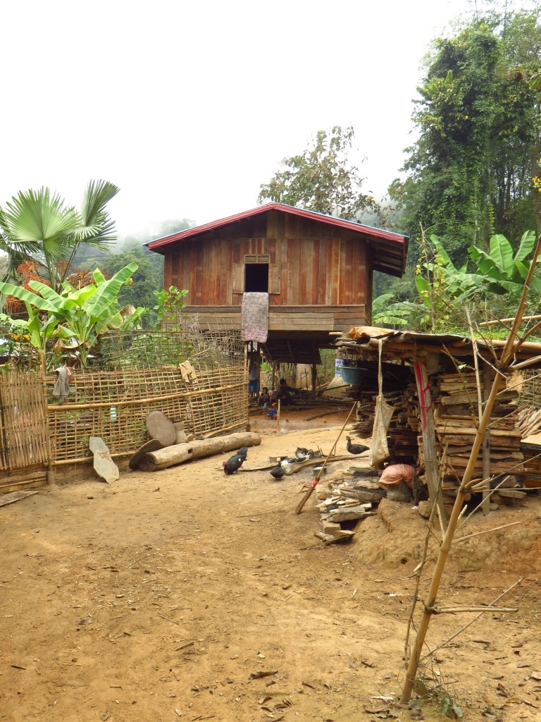 Zdjęcia: wioska Ban Hat Sao, Laos północny, wiejska zabudowa, LAOS Zdjęcia: wioska Ban Hat Sao, Laos północny, wiejska zabudowa, LAOS