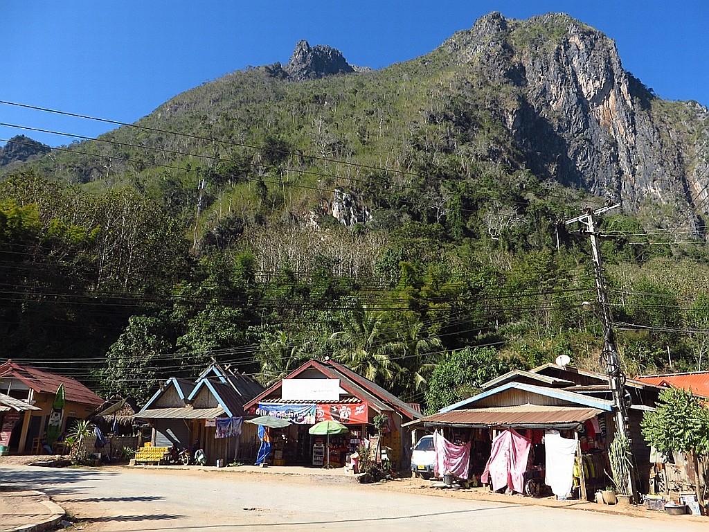 Zdjęcia: trasa Luang Prabang - Nong Khiaw, Laos północny, obrazki z Laosu, LAOS Zdjęcia: trasa Luang Prabang - Nong Khiaw, Laos północny, obrazki z Laosu, LAOS