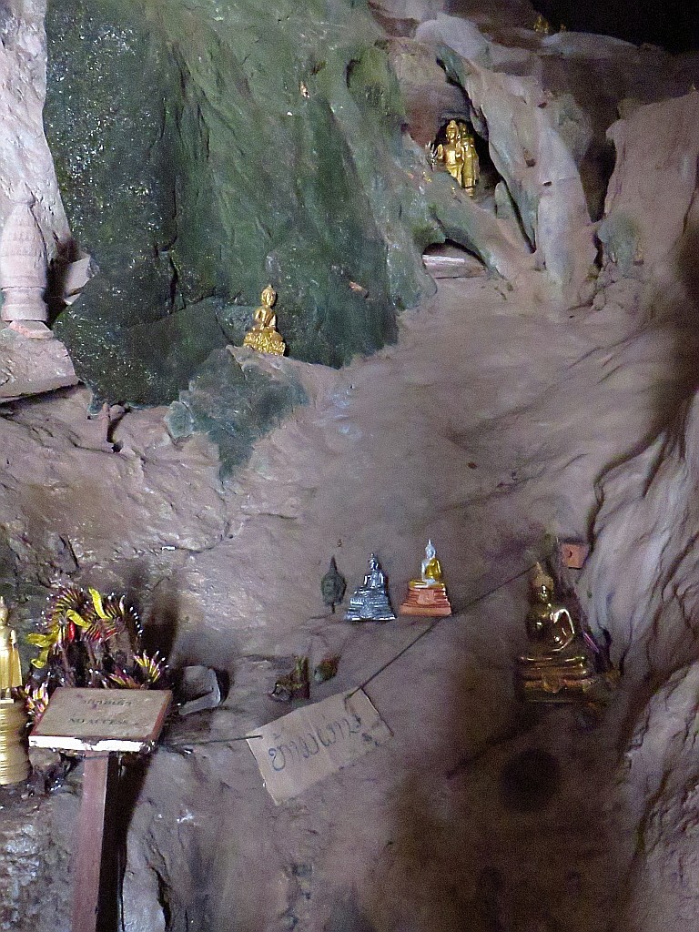 Zdjęcia: okolice Luang Prabang, Laos północny, grota dolna, LAOS Zdjęcia: okolice Luang Prabang, Laos północny, grota dolna, LAOS