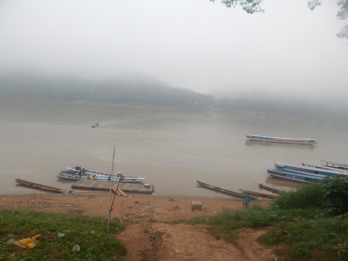 Zdjęcia: Mekong , Luang Prabang, Mekong we mgle, LAOS Zdjęcia: Mekong , Luang Prabang, Mekong we mgle, LAOS
