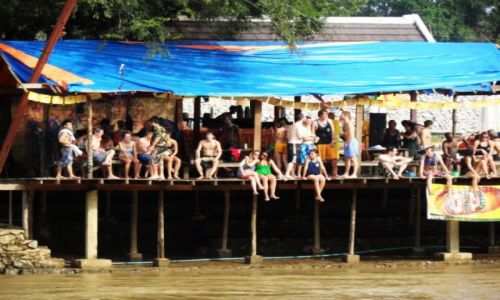 Zdjcie LAOS / vang vieng / vang vieng / niechlubne miejsce pracy
