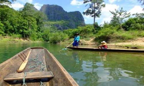 Zdjcie LAOS / Laos / Kong Lor / Praca na wodzie