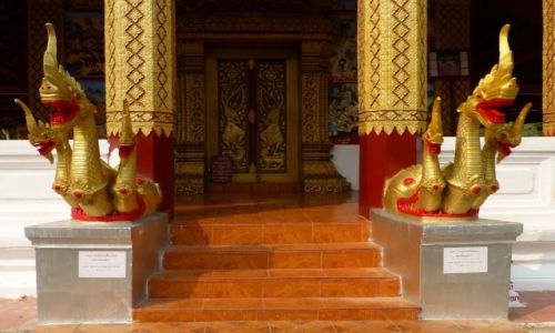 Zdjcie LAOS / Luang Prabang / Wat Ho Xiang / We strzegce wejcia do wityni