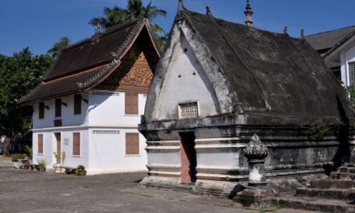 Zdjcie LAOS / pnocny Laos / Louangphrabang / Zabudowania Wat Mai