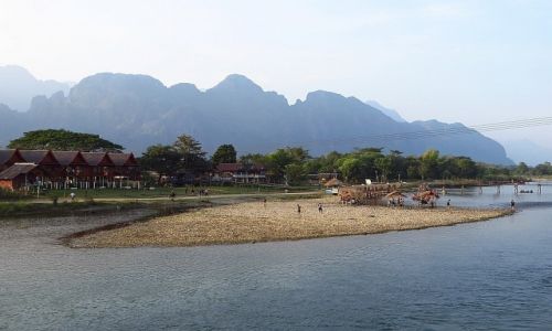Zdjcie LAOS / Laos pnocny / Vang Vieng / widok na rzek Song