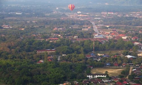 Zdjcie LAOS / Laos pnocny / Vang Vieng / lot balonem