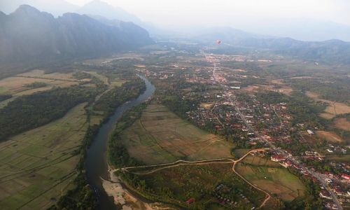 Zdjcie LAOS / Laos pnocny / Vang Vieng / lot balonem