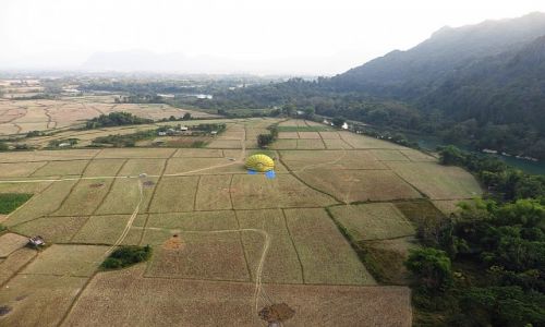 Zdjecie LAOS / Laos pnocny / Vang Vieng / lot balonem