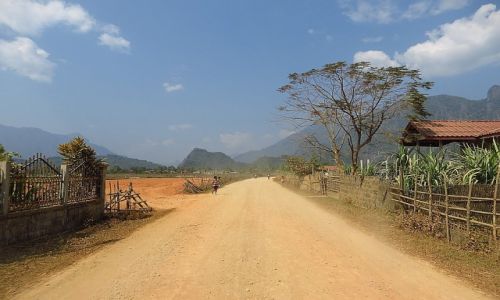 Zdjcie LAOS / Laos pnocny / okolice Vang Vieng / laotaskie drogi