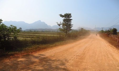 Zdjcie LAOS / Laos pnocny / okolice Vang Vieng / laotaskie drogi