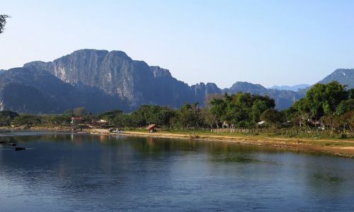 Zdjcie LAOS / Laos pnocny / Vang Vieng / poranek na rzece Song