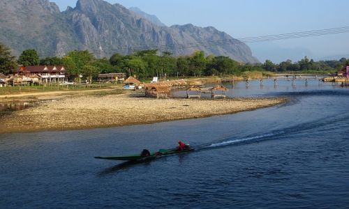 Zdjcie LAOS / Laos pnocny / Vang Vieng / poranek na rzece Song