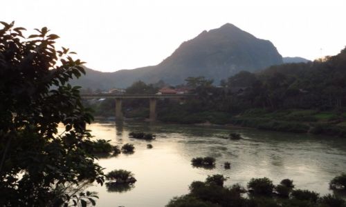 Zdjęcie LAOS / Laos północny / Nong Khiaw / zachód słońca nad Nam Ou