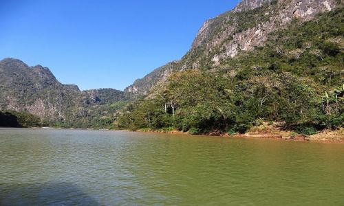 Zdjecie LAOS / Laos pnocny / okolice Nong Khiaw / przeomy rzeki Ou