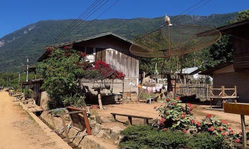 Zdjcie LAOS / Laos pnocny / okolice Nong Khiaw / wioska Muang Ngoi Neua