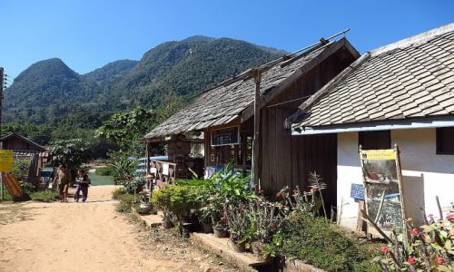 Zdjcie LAOS / Laos pnocny / okolice Nong Khiaw / wioska Muang Ngoi Neua