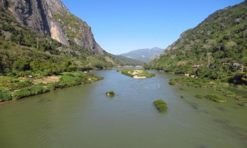 Zdjcie LAOS / Laos pnocny / Nong Khiaw / spacer brzegiem rzeki Ou