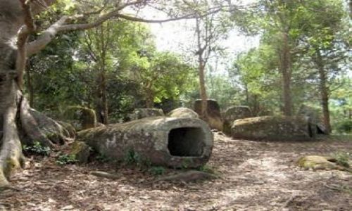 LAOS / Xieng Khouang  / Rwnina Dzbanw / Rwnina Dzbanw-5