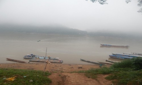 Zdjęcie LAOS / Luang Prabang / Mekong  / Mekong we mgle