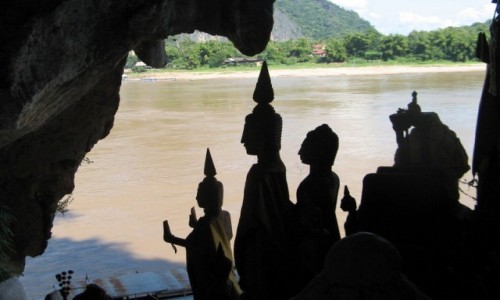LAOS / Luang Prabang / Luang Prabang / Jaskinie Pak Ou