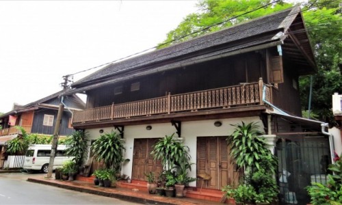 LAOS / - / Luangprabang / Zabudowa miasta