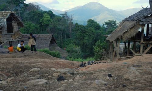 Zdjecie LAOS / pólnoc / gdześ w środku dżungli / wioska