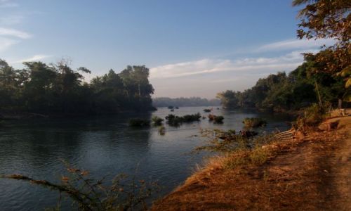 Zdjecie LAOS / Si Pa Don... kraina 4000 wysp... rzeka Mekong.... / rzeka Mekong / ... w ciepych promieniach porannego soca ...