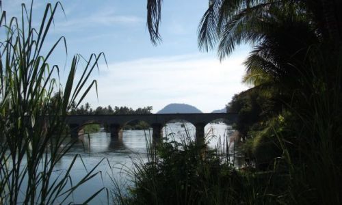 Zdjcie LAOS / Si Pa Don... kraina 4000 wysp... rzeka Mekong.... / rzeka Mekong / ... jedyny ...