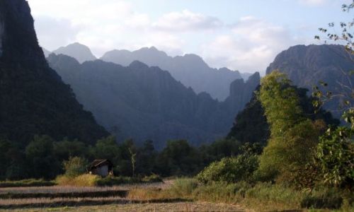 Zdjcie LAOS / Vang Vieng / Vang Vieng, okolice / ... Halong Bay na ldzie ...