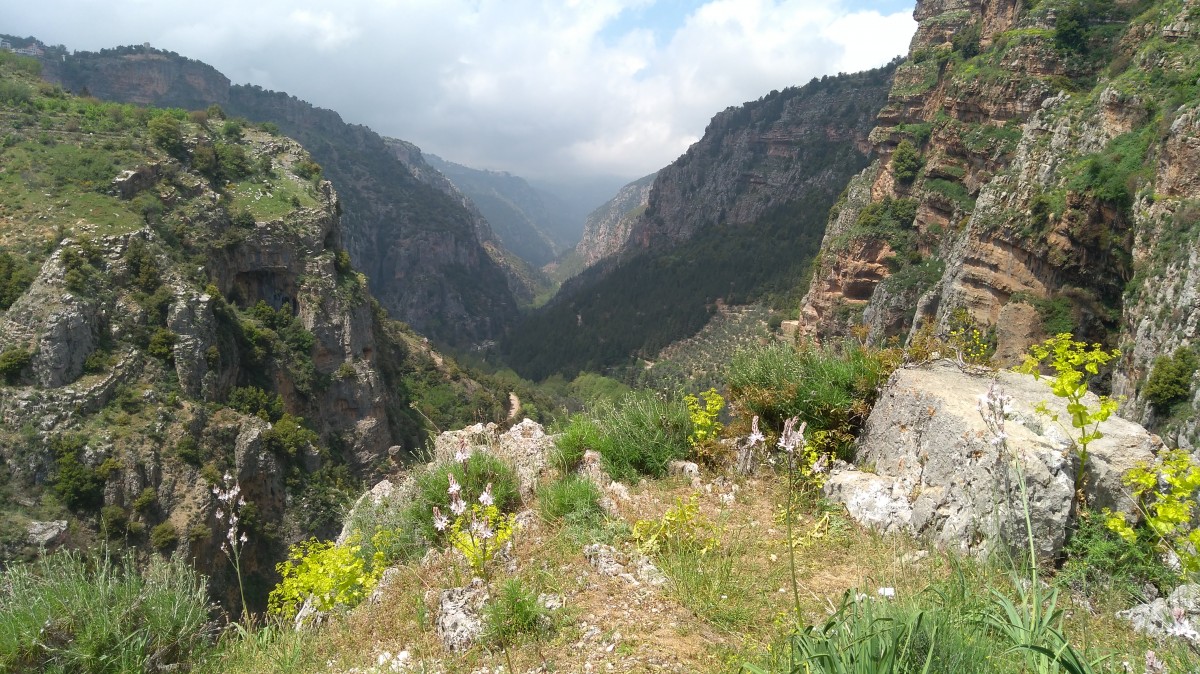 Zdjęcia: Dolina Kadisha, Bszarri, 3 Majowy tracking, LIBAN Zdjęcia: Dolina Kadisha, Bszarri, 3 Majowy tracking, LIBAN
