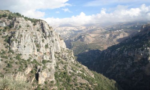 Zdjcie LIBAN / Pnocny Liban / okolice Bcharre / Dolina Qadiszy