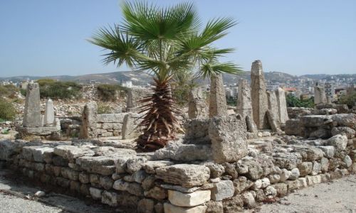 Zdjecie LIBAN / Pnocny Liban / Byblos (Jbail) / witynia Obeliskw
