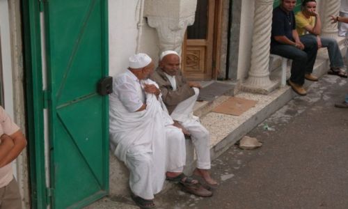 Zdjęcie LIBIA / brak / Odpoczynek w okolicach Placu Zielonego, Trypolis / Siesta