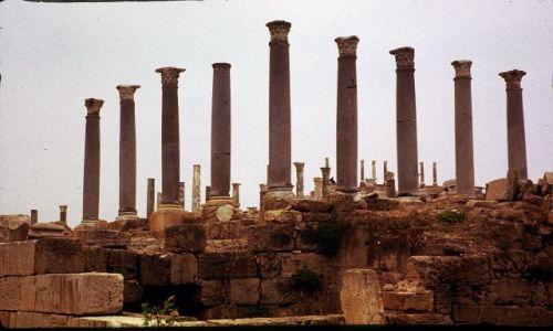 Zdjęcie LIBIA / trypolitania / Laptis Magna / kolumnada