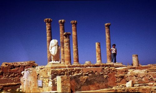 Zdjęcie LIBIA / trypolitania / Laptis Magna / statua