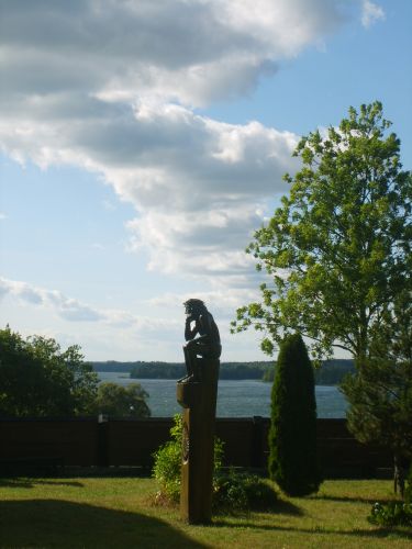 Zdjęcia: Pojezierze Auksztockie, Auksztota, Zamyślony Chrystus...(?), LITWA Zdjęcia: Pojezierze Auksztockie, Auksztota, Zamyślony Chrystus...(?), LITWA