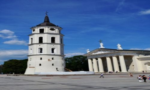 Zdjcie LITWA / Podlaskie / Wilno / Na placu katedralnym