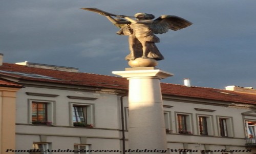 Zdjcie LITWA / okrg wileski / Wilno Zarzecze / Pomnik Anioa Zarzecza