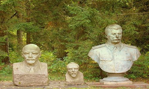 Zdjecie LITWA / brak / Grutas Park/Druskienniki / Przyjaciele...