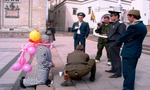 Zdjecie LITWA / Wilno / Plac Katedralny / Przed wieczorem kawalerskim