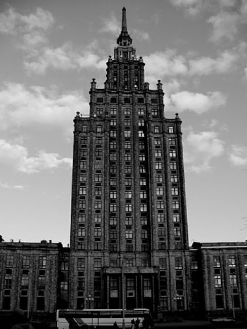 Zdjęcia: Ryga, Uważaj to nie chmury, to Pałac Kultury - podobny?, ŁOTWA Zdjęcia: Ryga, Uważaj to nie chmury, to Pałac Kultury - podobny?, ŁOTWA