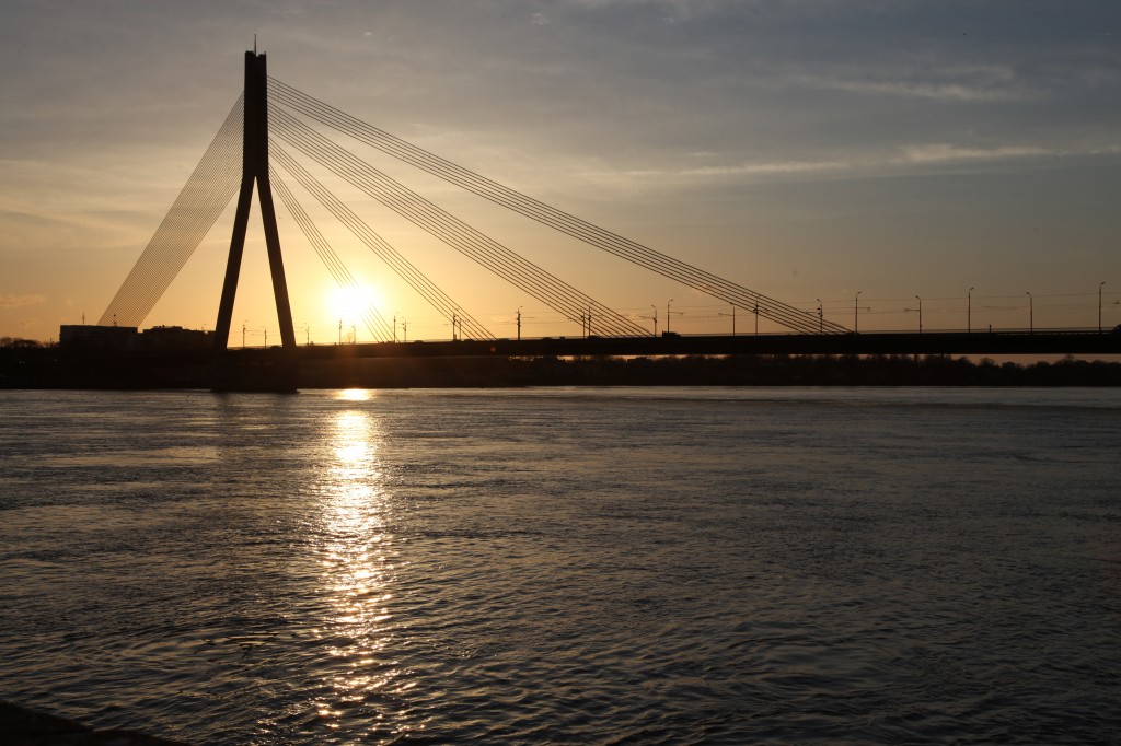 Zdjęcia: Stare Miasto, Ryga, Most na Dżwinie (łot. Daugava) , ŁOTWA Zdjęcia: Stare Miasto, Ryga, Most na Dżwinie (łot. Daugava) , ŁOTWA