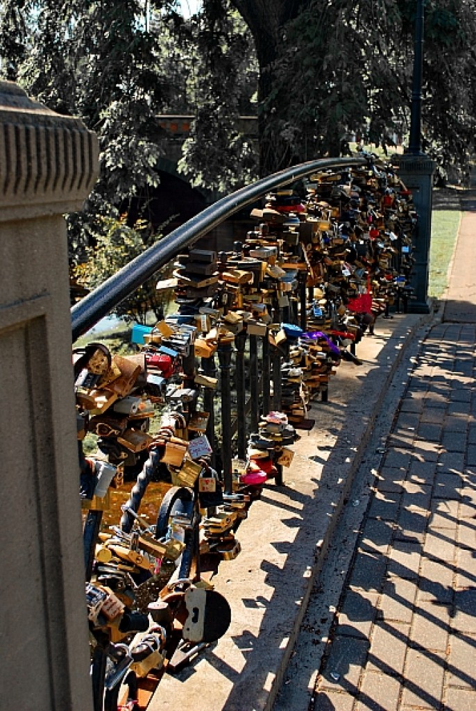 Zdjęcia: Riga, Riga, bridge of padlocks, ŁOTWA Zdjęcia: Riga, Riga, bridge of padlocks, ŁOTWA