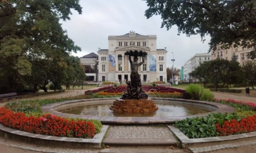 Zdjcie OTWA / Ryga / Latvian National Opera / Jesienna Ryga
